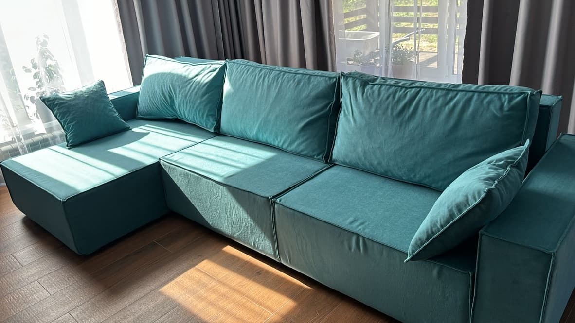 Реальное фото дивана ДобрыйЯ у клиента, крупный ракурс